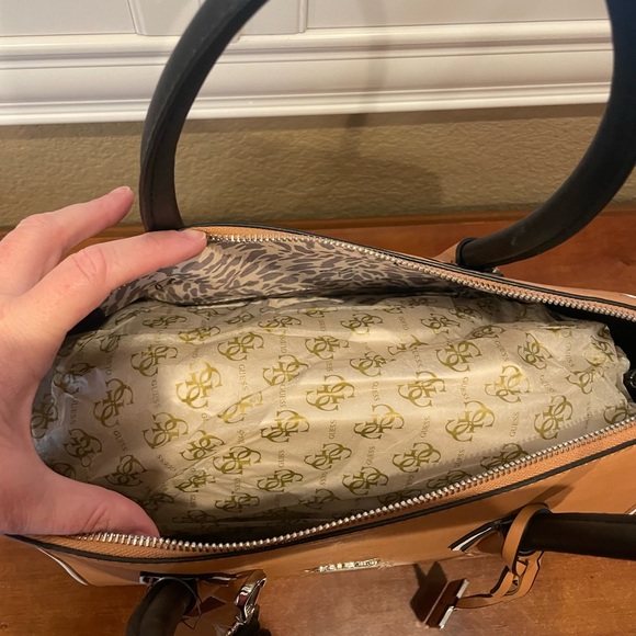 Guess Lily Dream Purse Satchel NWT - Picture 5 of 6